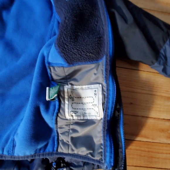 L.L Bean Kids' Fleece-Lined 3-in-1 Jacket Black/Deep Sapphire 6x/7 - Picture 6 of 10